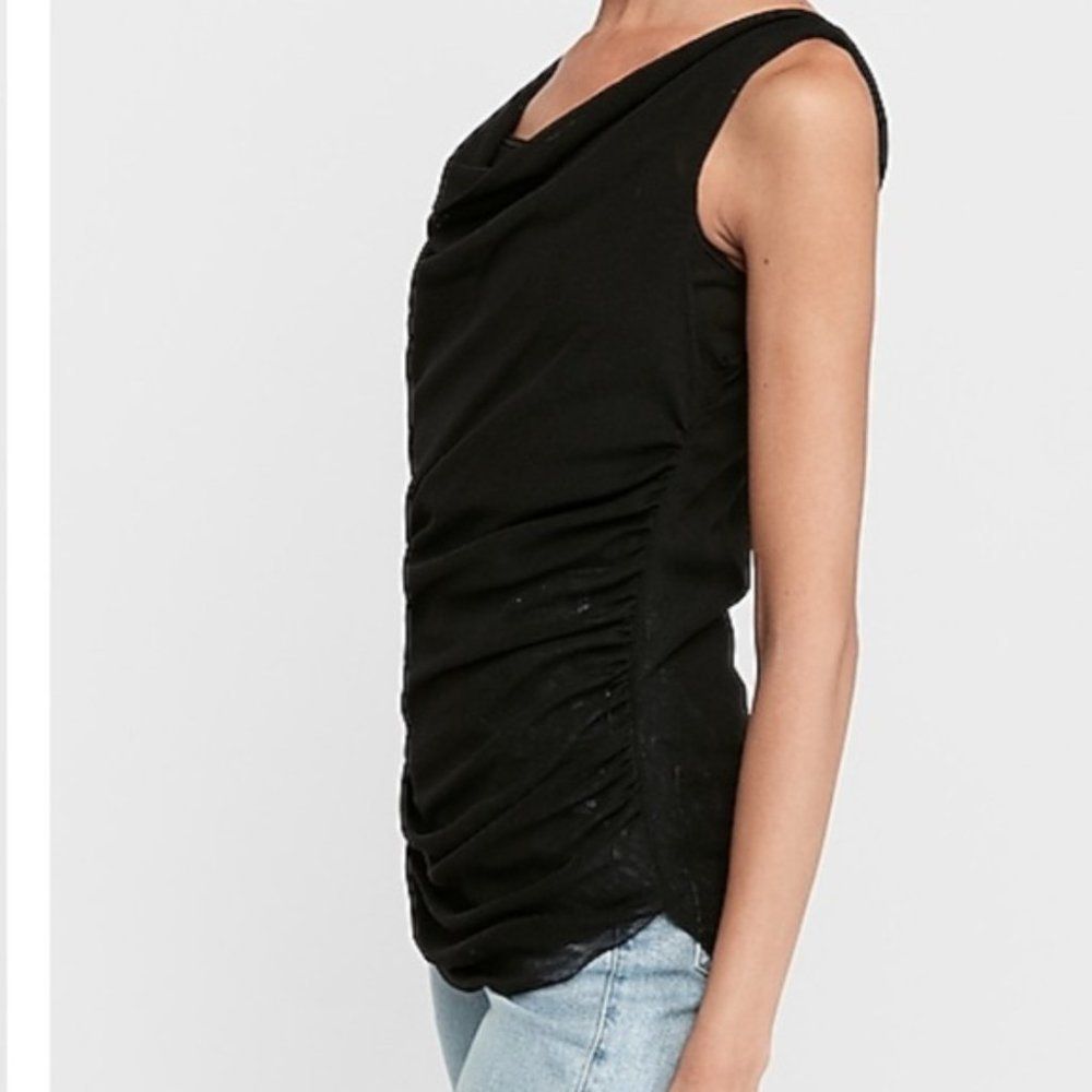 Express Top, NWT - Picture 2 of 5
